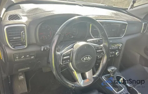 2021 Kia Sportage Ex z USA, uszkodzony, nr VIN KNDPNCAC3M7910815